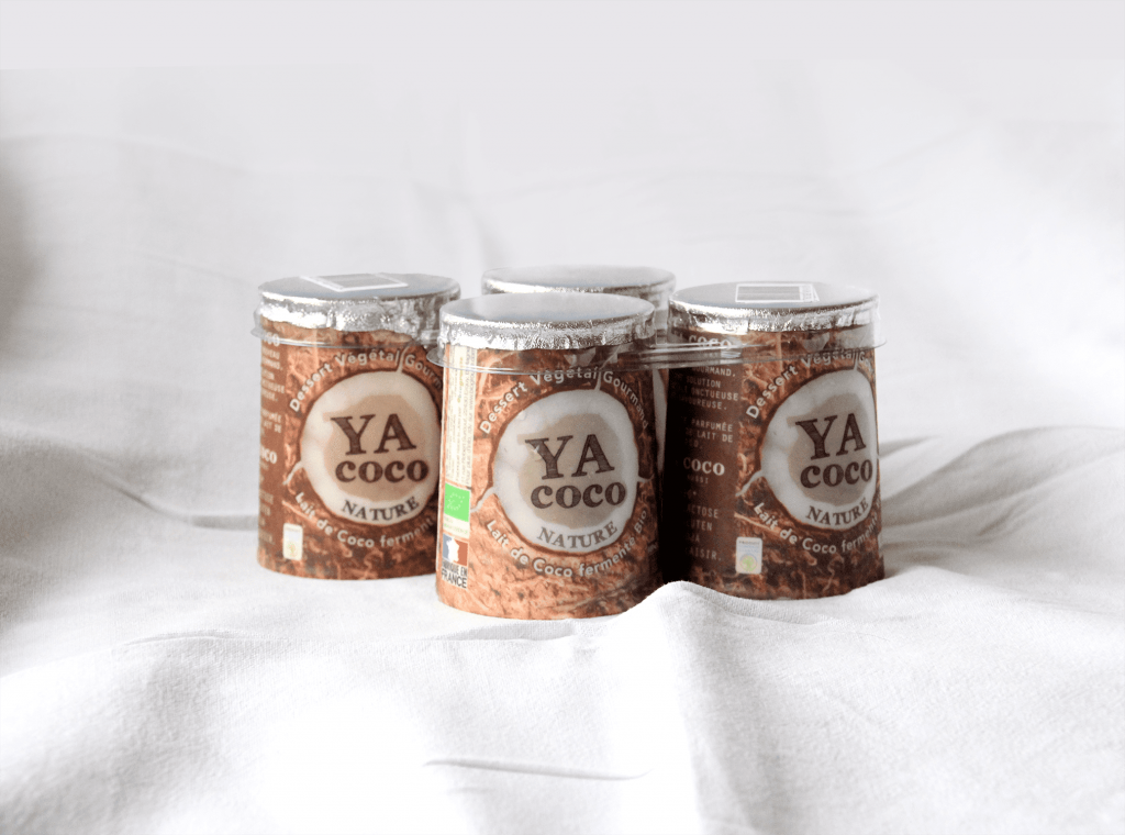 Habillage de packaging des desserts végétaux Yacoco, par Mathilde Vassallo pour Carton Graphique.