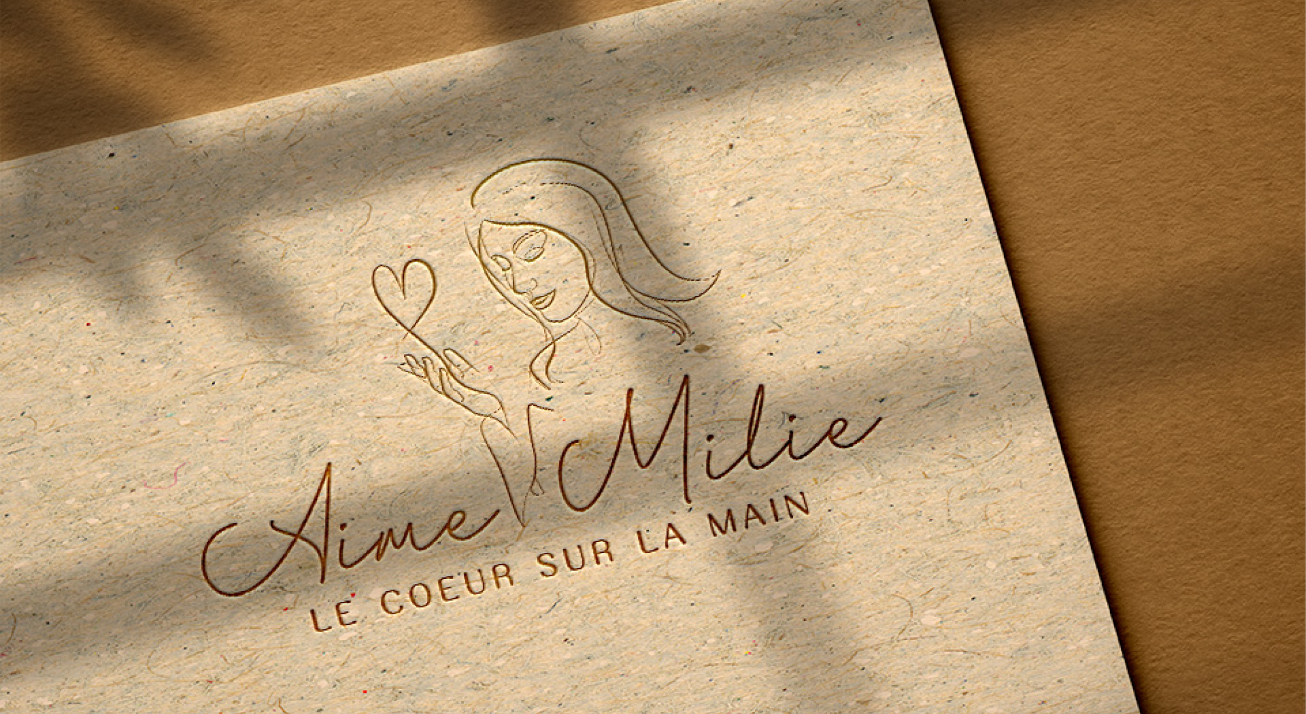 Maquette du logo Aime-Milie par Mathilde Vassallo pour Carton Graphique.