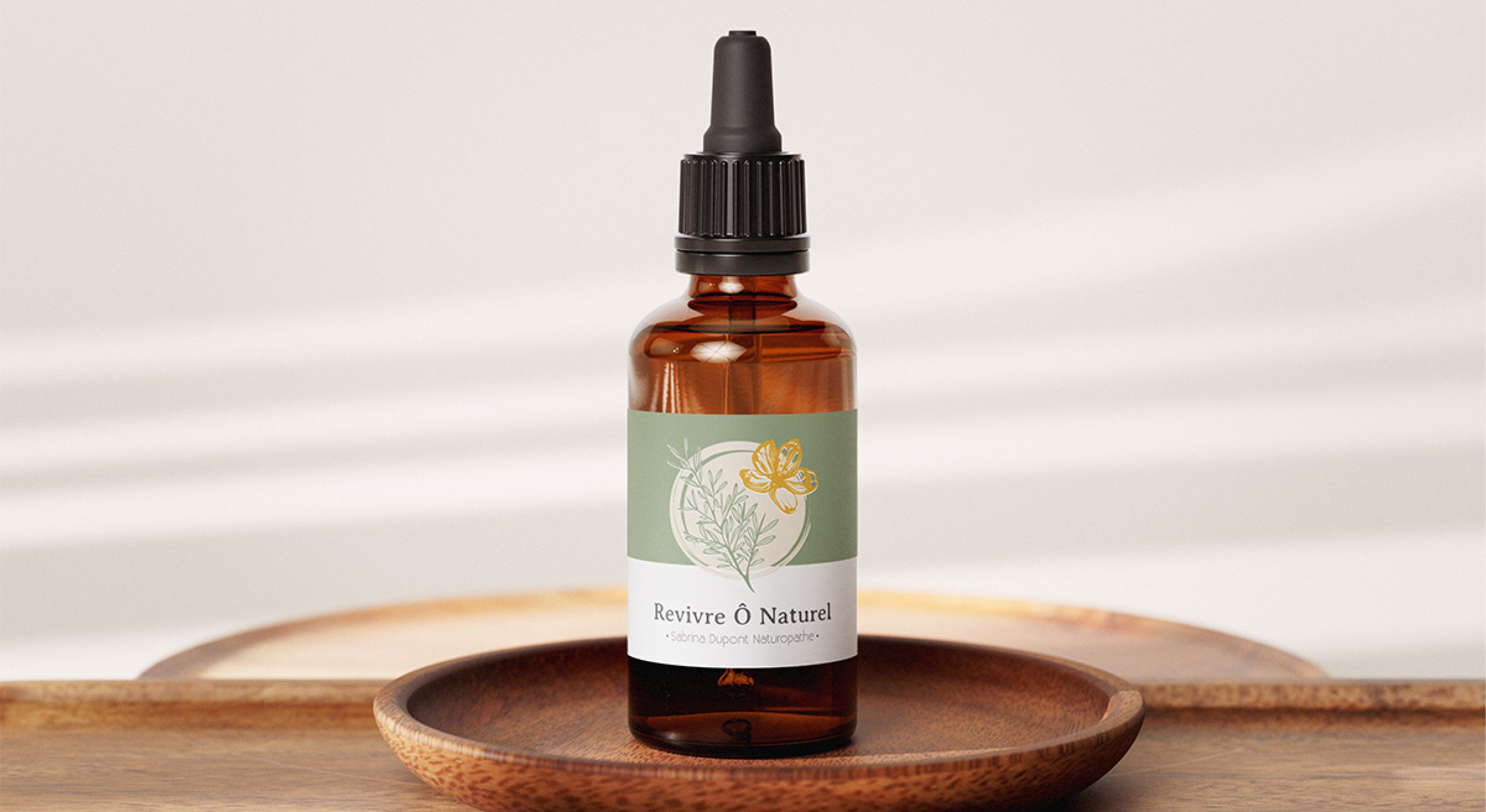 Maquette du logo de Revivre Ô Naturel, par Mathilde Vassallo pour Carton Graphique.